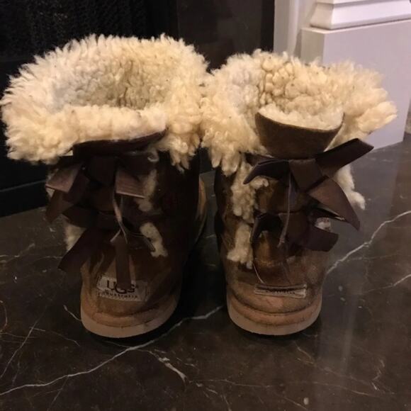 Size 5 Bailey Bow Ugg boots - Picture 3 of 8